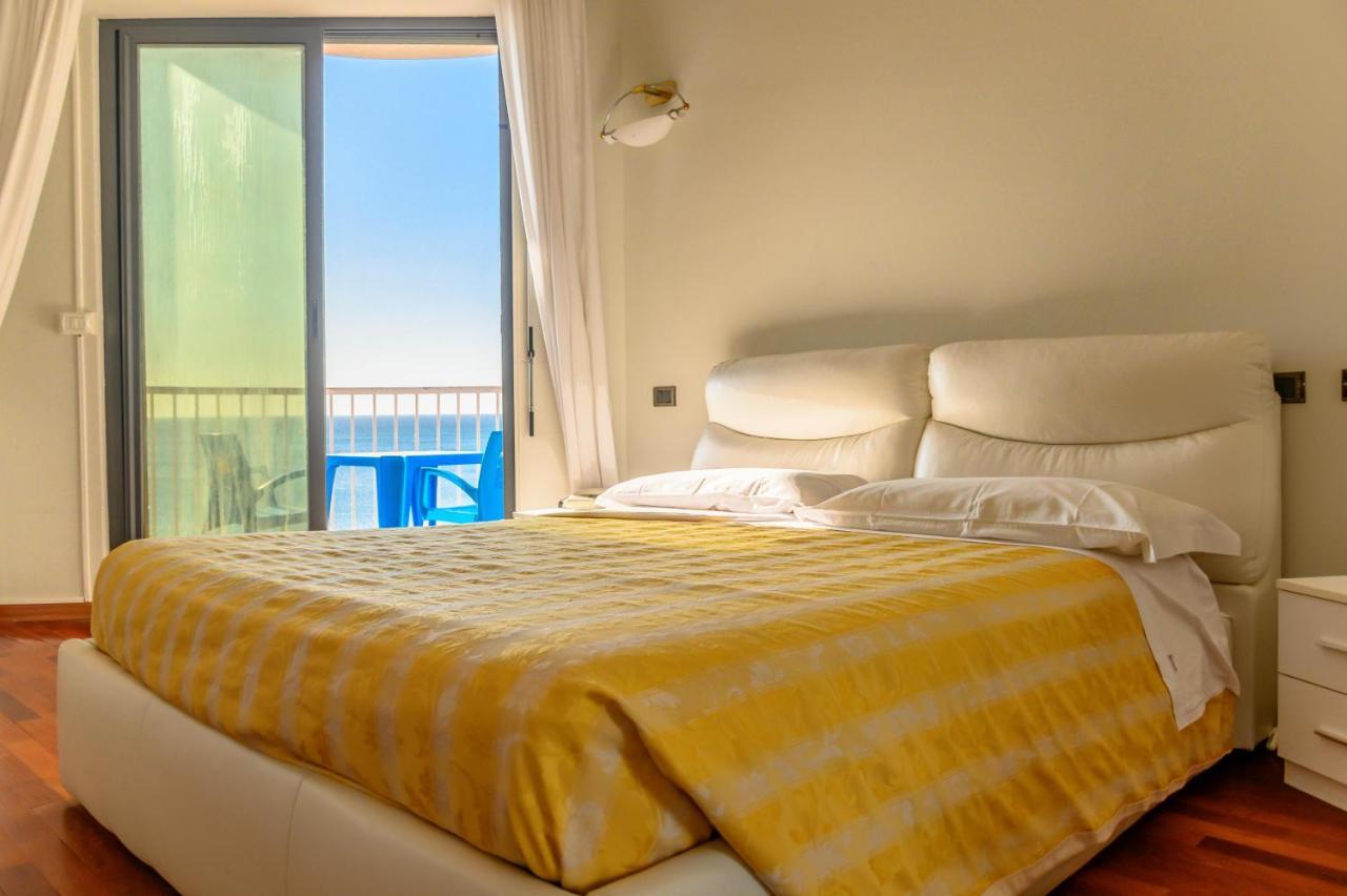 Hotel Sirenella Меле Экстерьер фото